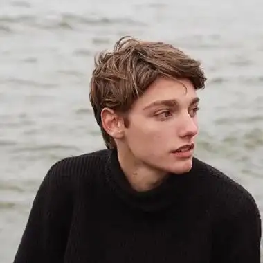 6686体育铜牌作者Howard