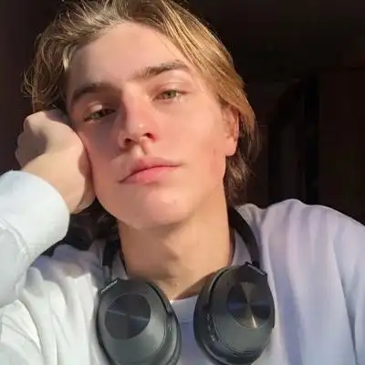 6686体育铁牌作者Ian