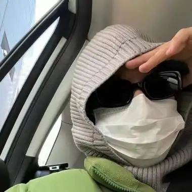 6686体育铜牌作者Clementine