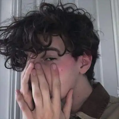 6686体育金牌作者短发情长