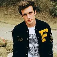 6686体育平台初级作者Edmund