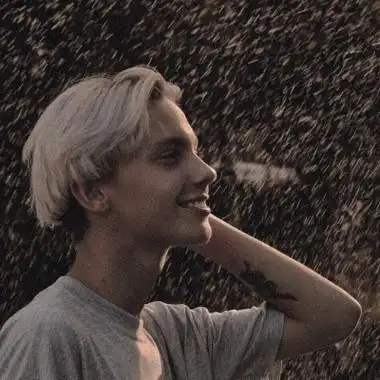 6686体育平台初级作者Cyrus