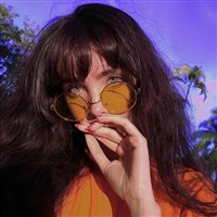 6686体育平台铁牌作者Yasmine