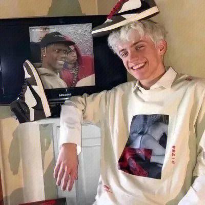 6686体育平台铁牌作者Dashiell