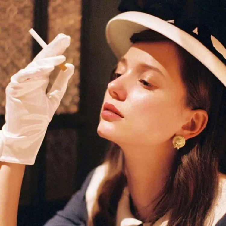 6686体育平台铁牌作者Paul