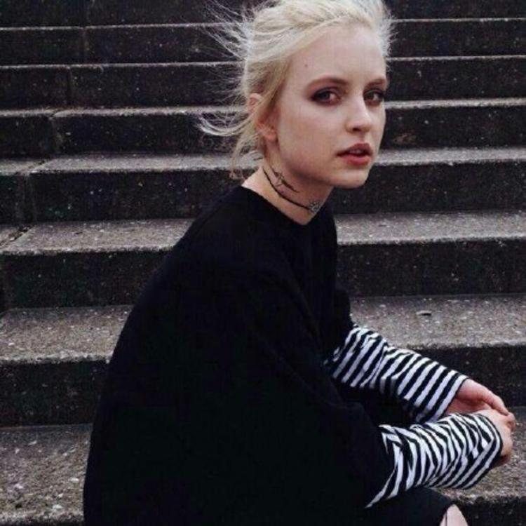 6686体育平台初级作者Lydia