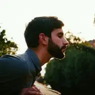 6686体育平台铁牌作者Kira