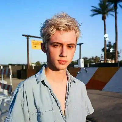 6686体育平台海外作者近在远方