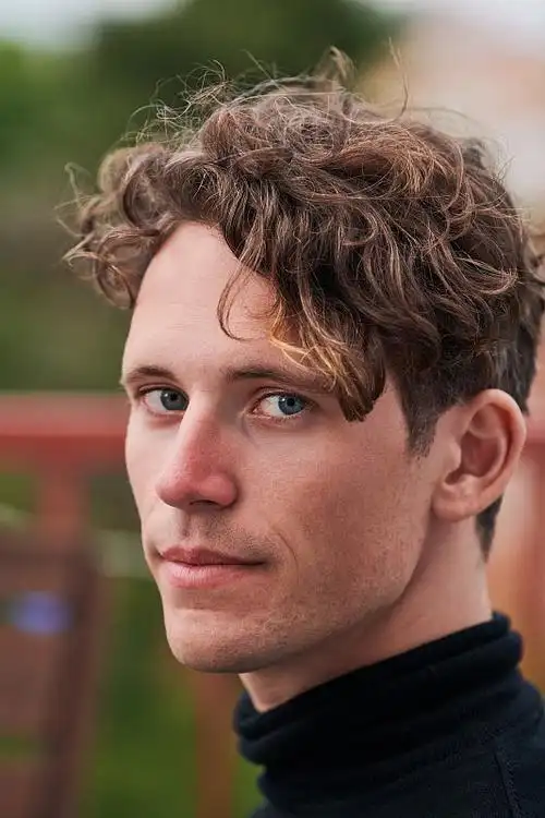 6686体育银牌作者Ezra